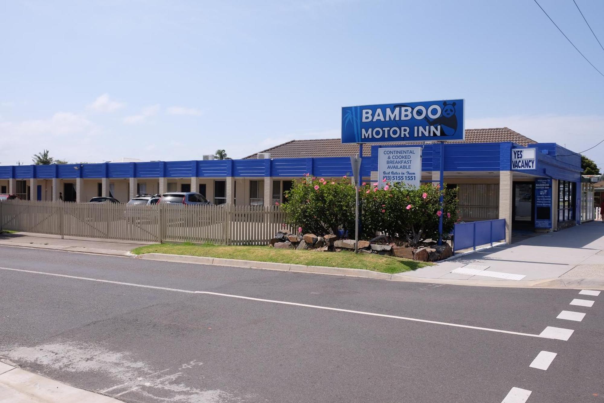Bamboo Motor Inn Lakes Entrance Extérieur photo