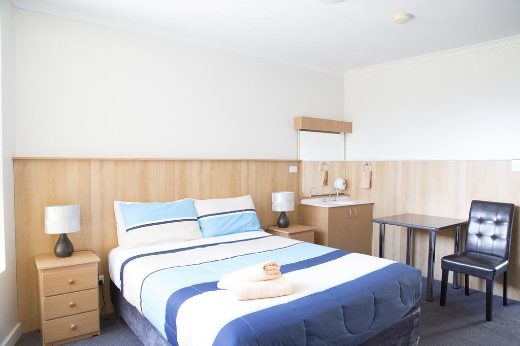 Bamboo Motor Inn Lakes Entrance Extérieur photo