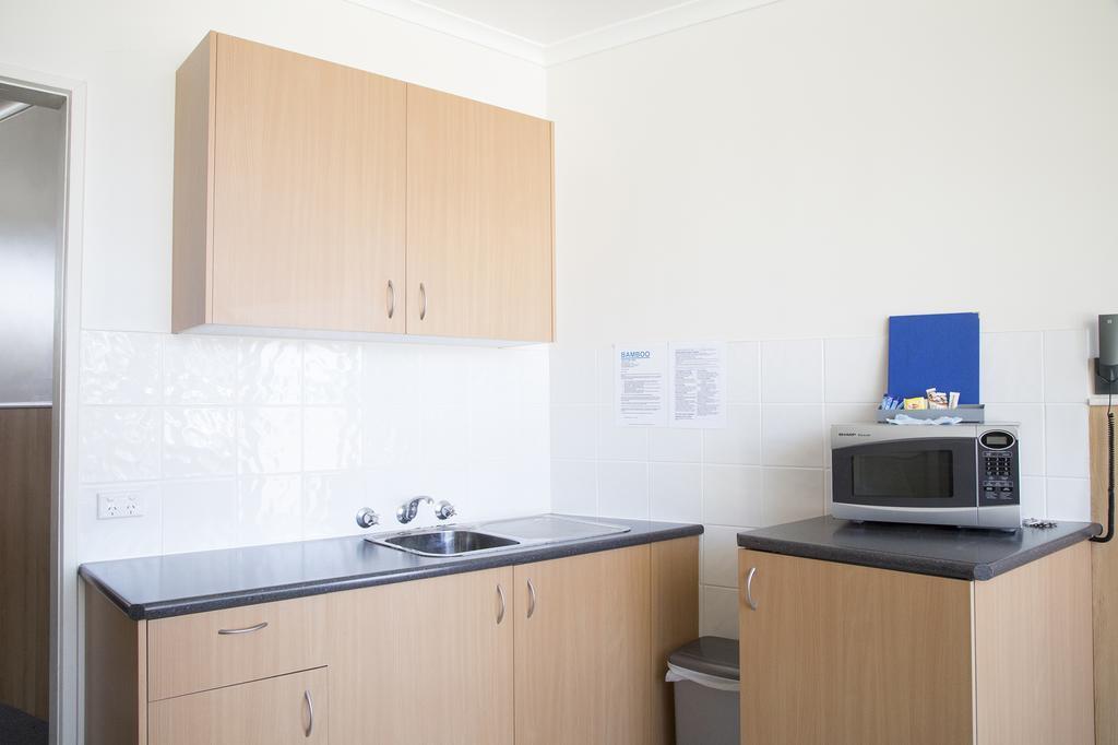 Bamboo Motor Inn Lakes Entrance Extérieur photo